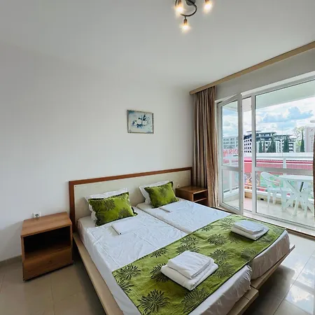 Sunny House 202 One Bedroom Apartament
